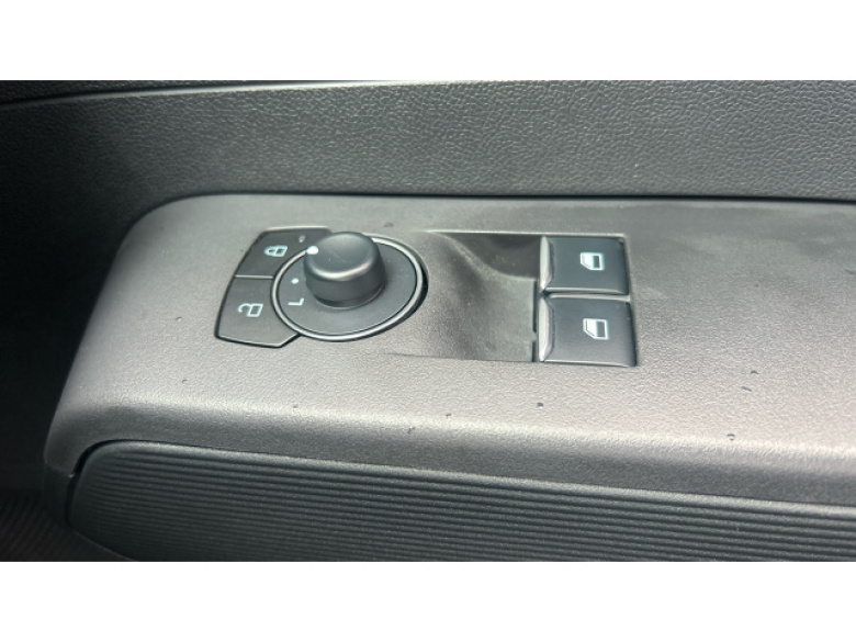 Ford Transit Courier E-Transit Courier 100kW 43kWh Limited Van Auto